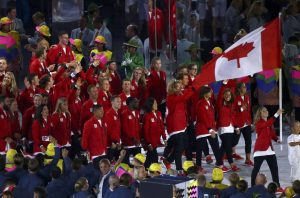 Delegação canadense no desfile de Abertura dos Jogos Olímpicos 2016