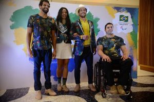 Os uniformes foram apresentados pelo Embaixador do CPB, Flávio Canto, ao lado dos atletas paraolímpicos André Brasil (natação), Silvânia Costa (atletismo) e Jovane Guissone (esgr