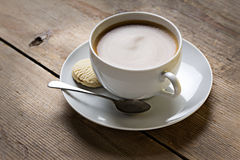 Xícara de Chá - servir sempre com pires, colher e pode acrescentar bolacha ou chocolate